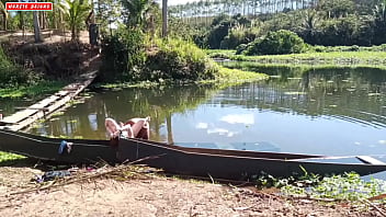 Dentro do barco abandonado e encima da ponte