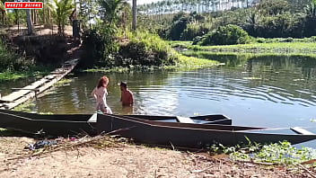 Dentro do barco abandonado e encima da ponte