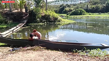 Dentro do barco abandonado e encima da ponte