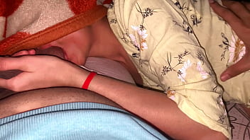 भाभी मेरे कमरे में आईं और हम एक ही बिस्तर पर सोये।