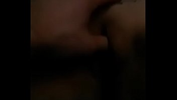 La graba dandole dedo en periscope