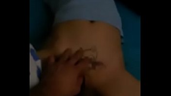 La graba dandole dedo en periscope