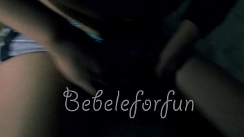 Pendeja putita caminando lista para cojer