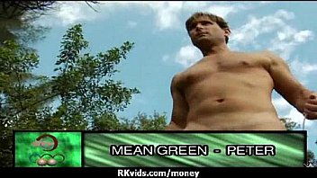 Amateur chick takes money for a fuck 13