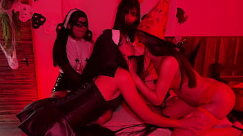 Quarteto lesbico no halloween