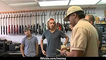 Hot sexy amateur babe needs a lift and takes cash 30