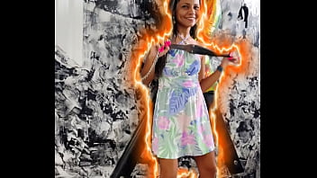 Sra ker brincando antes de atender ao cliente