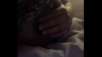 Mexicana toca su teta