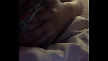 Mexicana toca su teta