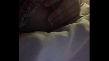 Mexicana toca su teta