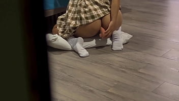 Llego A Casa Y Encuentro A Mi Hijastra Nalgona Rompiendose El Culo Con Un Jueguete Y Me Masturbo Hasta Eyacular Escuchando Sus Gemidos thumbnail