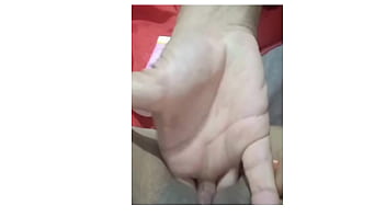 O primo do meu marido estava escondido me olhando bater ciririca não aquentei chamei ele dei gostoso