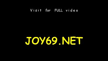 Solo cutie shoves fingers in vag