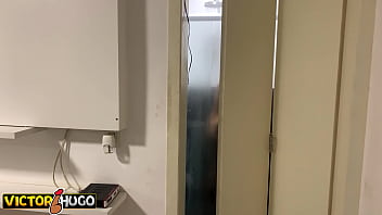 Tomando banho com minha amiga chupei a buceta dela