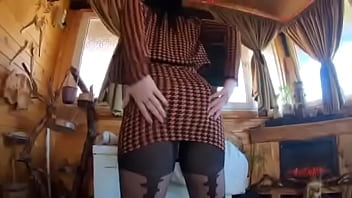 I can hardly wait to kiss with my impotent husband after i suck the dick and i am full of cum