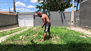 De calcinha molhada e blusinha tr não resisti e meti no quintal De calcinha molhada e blusinha tr não resisti e meti no quintal