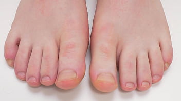 Fetish Toes And Bare Feet thumbnail