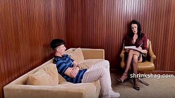 Went to therapist to deal with stepmom issues now i have a new kink