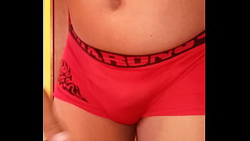 Modelando las pantys de mi esposa