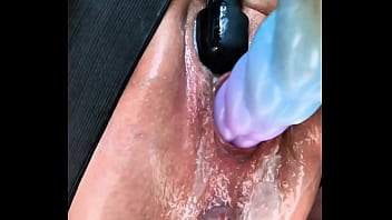 Fat stretched gaping pussy splash