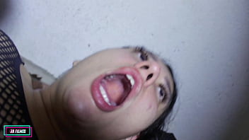 Quero sentir seu pau enchendo o meu cú de porra