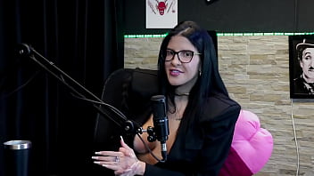 Morena faz uma demonstração do seu boquete após dizer que já fingiu orgasmo e que deu beijo triplo leticia braga watch sheer red