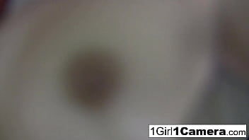 Hot Babe Masturbates thumbnail