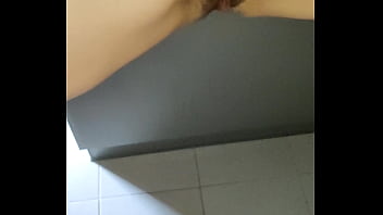 Elle va se faire prendre squiter et même de faire remplir de foutre comme elle aime