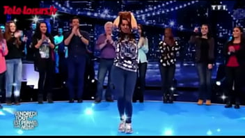 Tal Benyezri Avec Un Déhanché Très Sensuel thumbnail