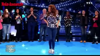 Tal benyezri avec un déhanché très sensuel