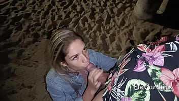 Enquanto o corno vai jogar futebol com os amigos eu vou para a praia foder com o meu comedor