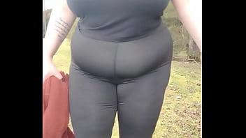 Caminhando com minha madrasta sem calcinha