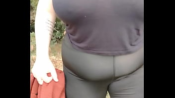 Caminhando com minha madrasta sem calcinha