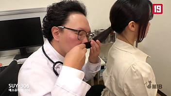 Frigid patient 100% cured to climax by her doctor’s big tool