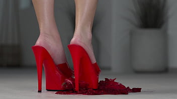 4k hot footfetish crushing fruits with bare feet and high heels