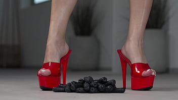 4k hot footfetish crushing fruits with bare feet and high heels