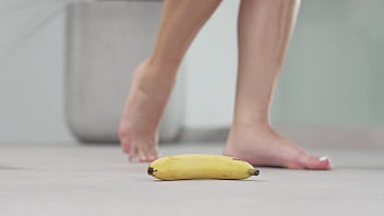 4k hot footfetish crushing fruits with bare feet and high heels