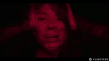 Octokuro cosplays vampirella horny lesbian vampire with huge tits mesmerizes sata jones into hardcore sex