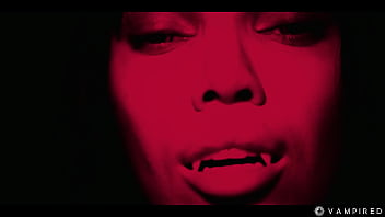 Octokuro cosplays vampirella horny lesbian vampire with huge tits mesmerizes sata jones into hardcore sex