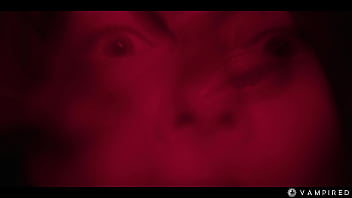 Octokuro cosplays vampirella horny lesbian vampire with huge tits mesmerizes sata jones into hardcore sex