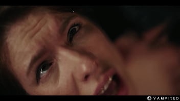 Octokuro cosplays vampirella horny lesbian vampire with huge tits mesmerizes sata jones into hardcore sex