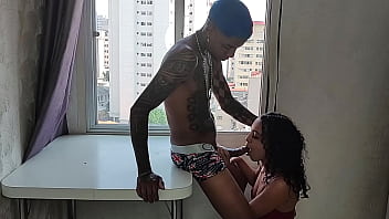 Fudendo no último andar levei no rabo