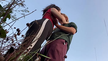 Fucking a hottie in a public park