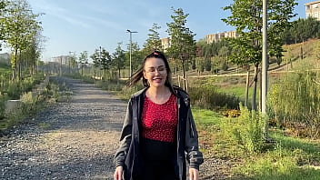 Fucking a hottie in a public park