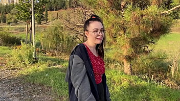 Fucking a hottie in a public park