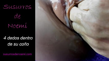 Su vagina llena con mis dedos
