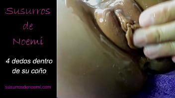 Su vagina llena con mis dedos
