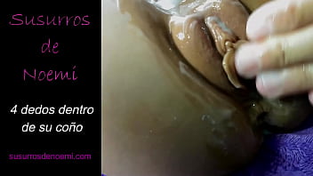 Su vagina llena con mis dedos