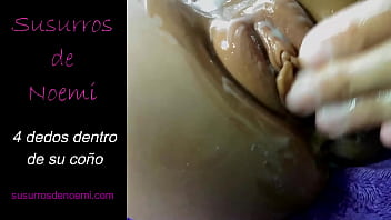 Su vagina llena con mis dedos