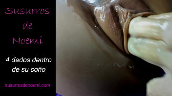 Su vagina llena con mis dedos